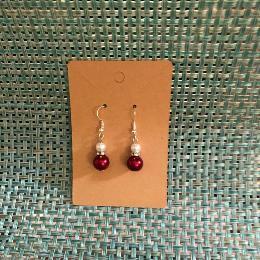 Snowman Earrings with wire hooks.